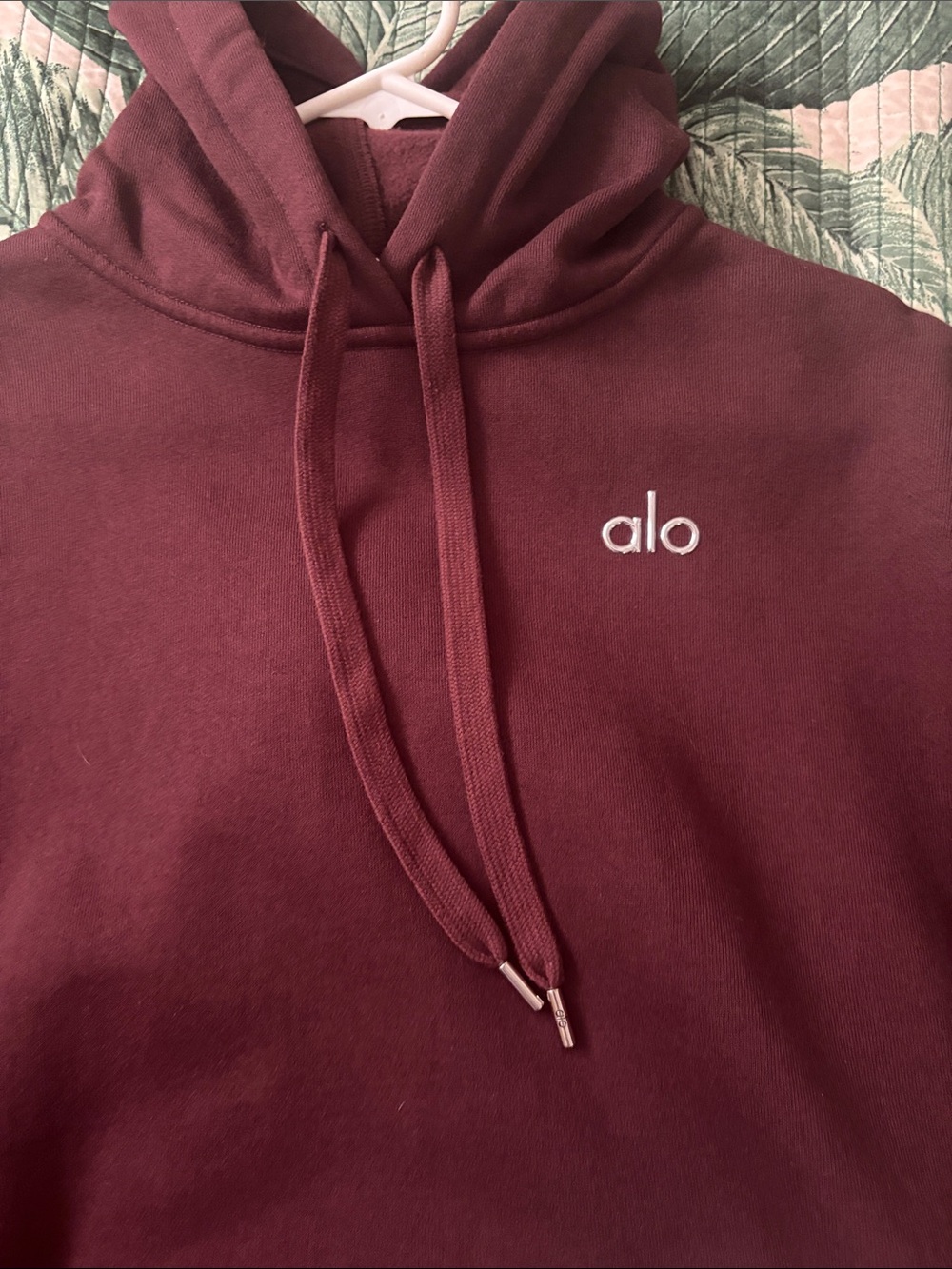 ALO Yoga Women’s Crewneck Hoodie size medium NWT & small ALO sweats worn once